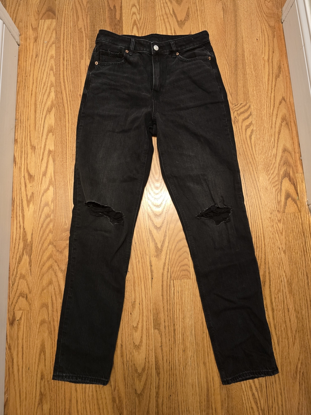 AE Black High-Rise Distressed Women's Jeans